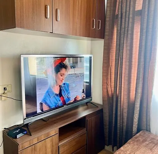 Apartamento 300 Mbps Wifi - 55 Inch Smart Tv - Alabang Near Bellevue Filinvest *