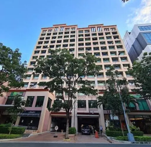 300 Mbps Wifi - 55 Inch Smart Tv - Alabang Near Bellevue Filinvest Apartamento