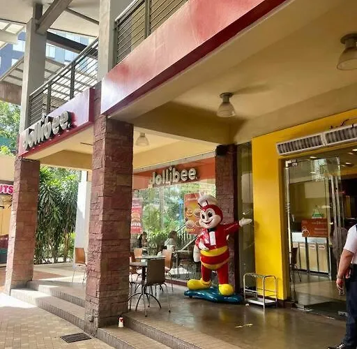 300 Mbps Wifi - 55 Inch Smart Tv - Alabang Near Bellevue Filinvest * Manila