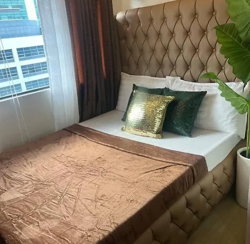 300 Mbps Wifi - 55 Inch Smart Tv - Alabang Near Bellevue Filinvest Apartamento *