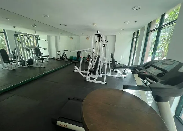 Apartamento 300 Mbps Wifi - 55 Inch Smart Tv - Alabang Near Bellevue Filinvest