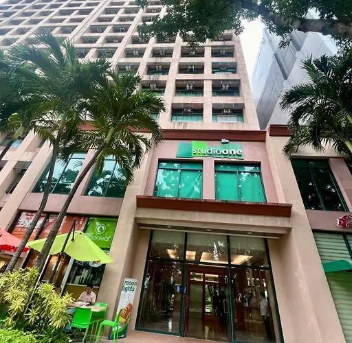 Apartamento 300 Mbps Wifi - 55 Inch Smart Tv - Alabang Near Bellevue Filinvest *
