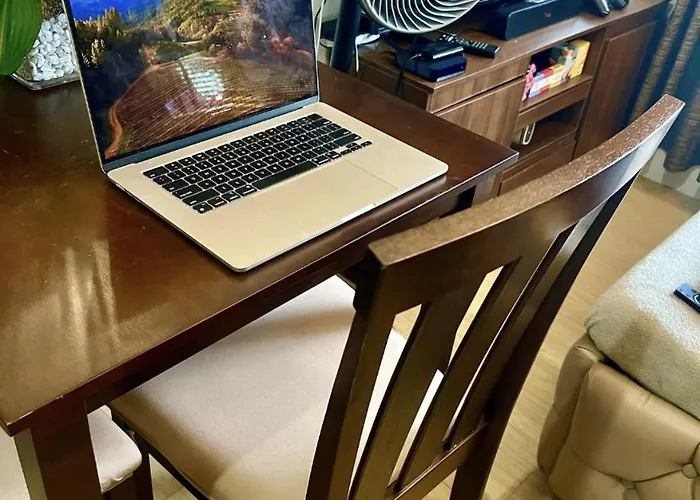 300 Mbps Wifi - 55 Inch Smart Tv - Alabang Near Bellevue Filinvest Apartamento